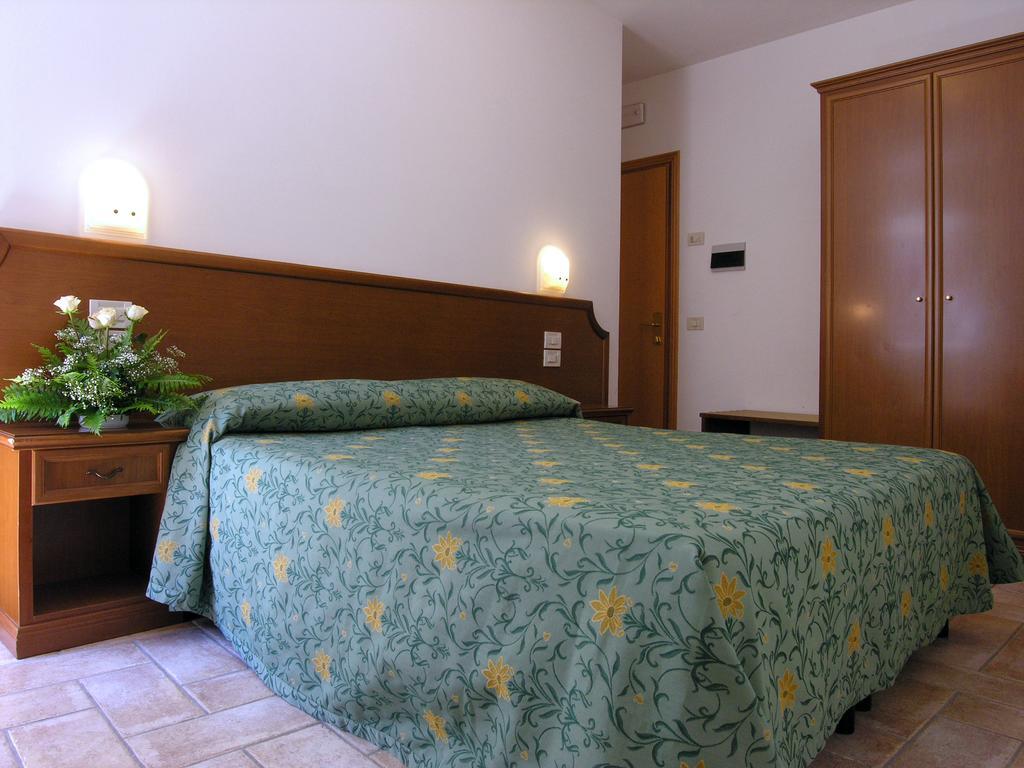 Albergo La Rocca Assisi Camera foto