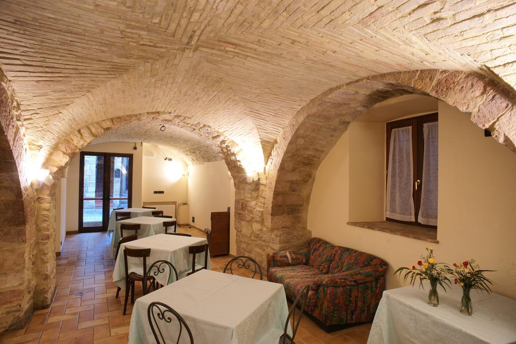 Albergo La Rocca Assisi Esterno foto