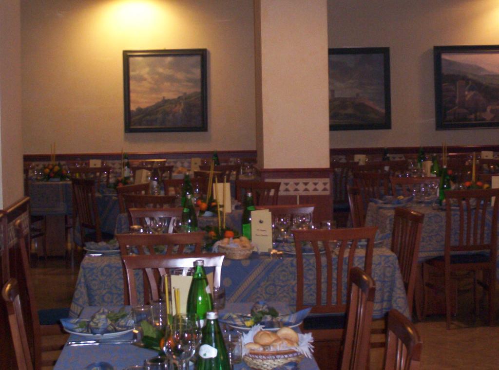 Albergo La Rocca Assisi Esterno foto