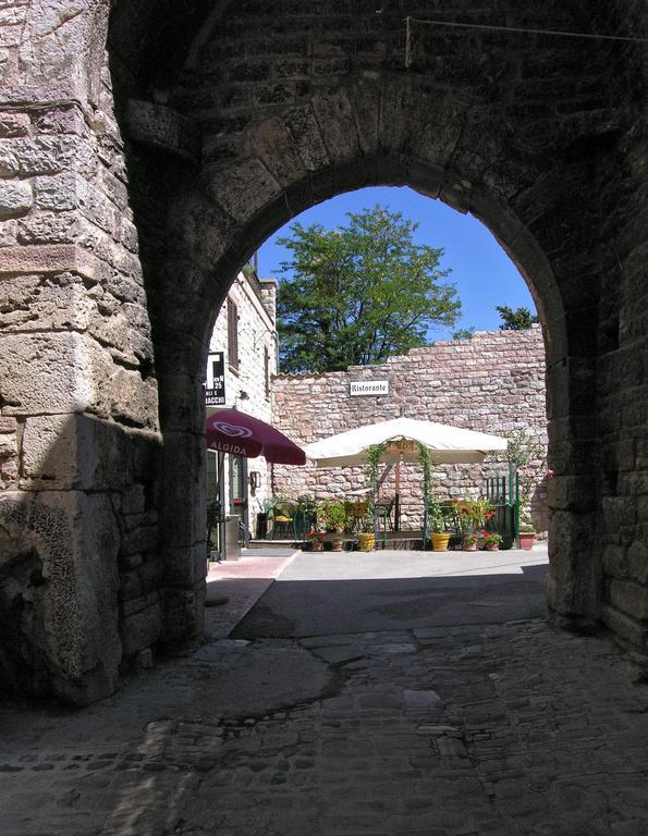 Albergo La Rocca Assisi Esterno foto